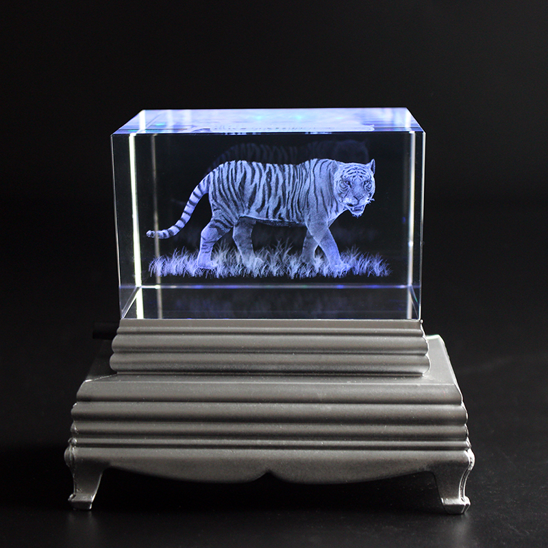 K9 Crystal Tiger Model Statue  – Paper Weight Crystal Bewertung und Preis